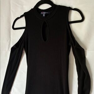 Elegant Black Ribbed Cold Shoulder Dress With Keyhole